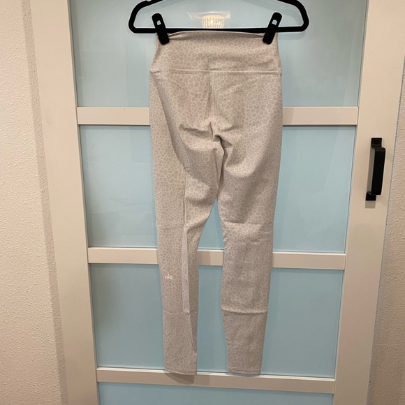 Alo cheeta legging - Picture 4 of 4